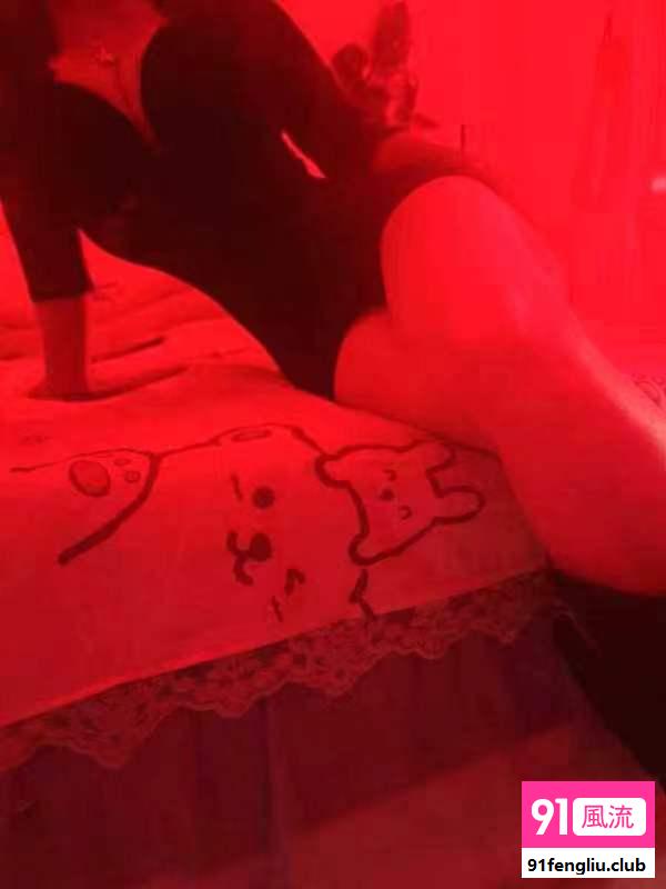 幼师短发少妇文锦